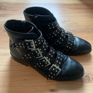 Studded buckle fashion boot